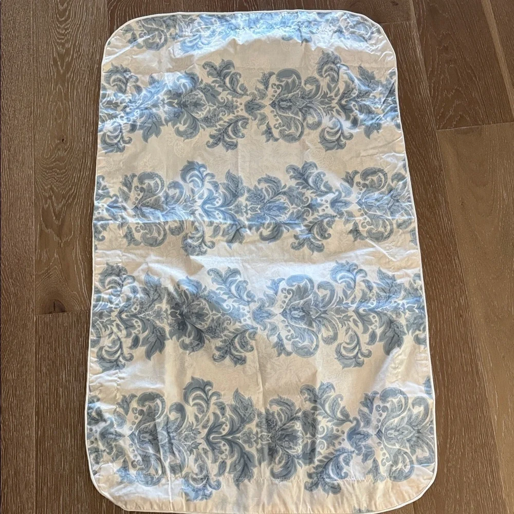 Jessica McClintock vintage blue white King floral pillowcases Cotton/Poly Damask